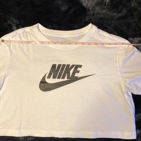 Nike tee - Picture 3 of 4